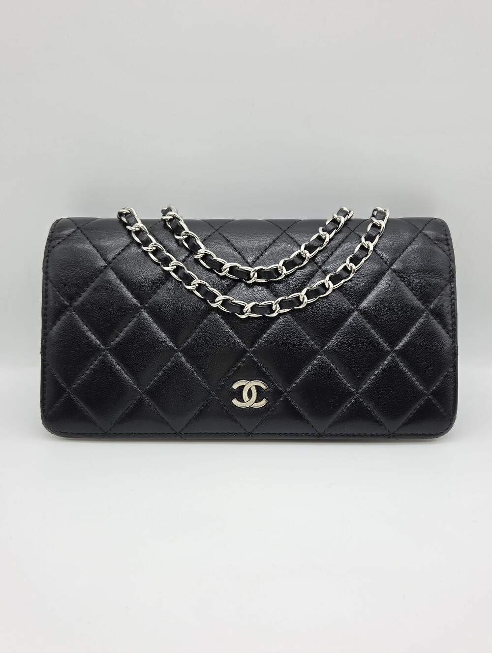 🖤CHANEL Lambskin Quilted Yen Wallet/Clutch🖤